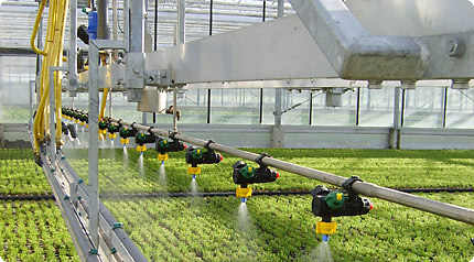 Hängegießwagen mit Spritzgestänge Hängegießwagen mit Spritzgestänge